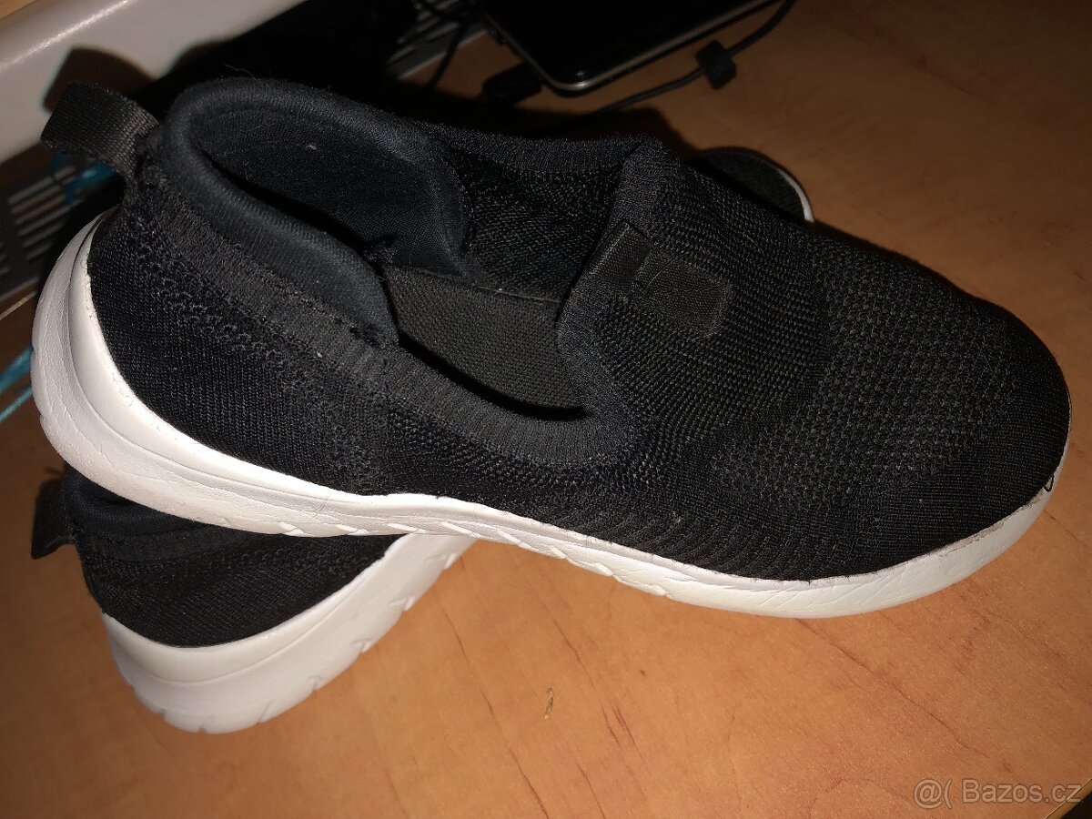 Lehké nazouvací tenisky