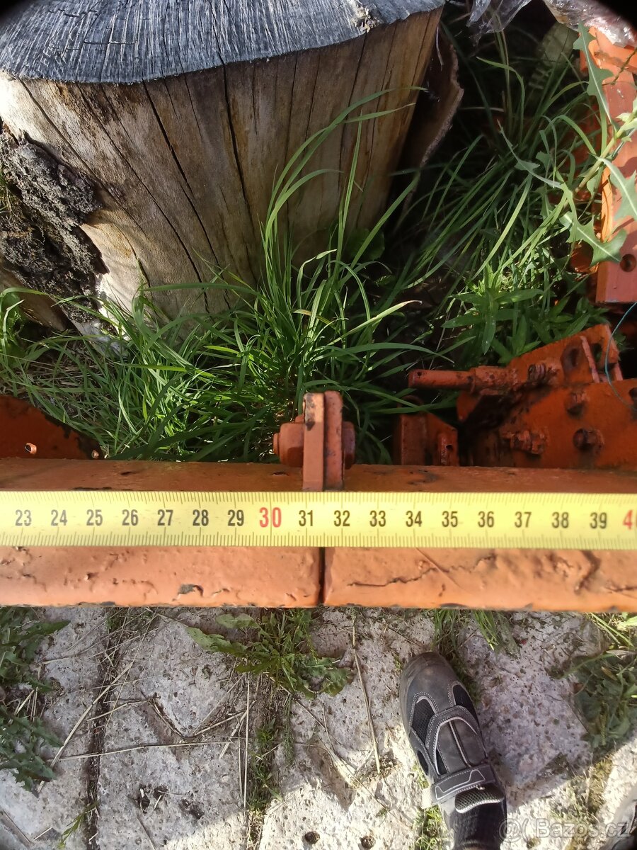 Čelní natáčecí radlice (multicara,malotraktor)