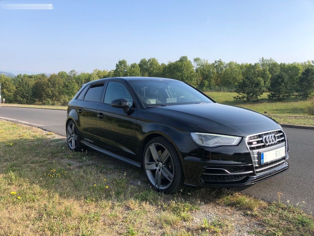 AUDI S3, MANUÁL