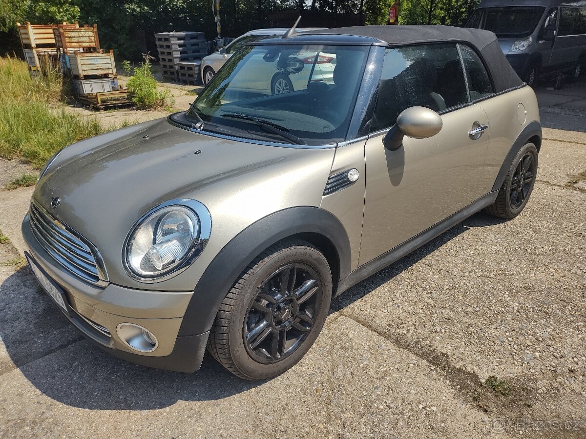 Mini Cooper Cabrio 1.6i 72 kW, najeto 84t km