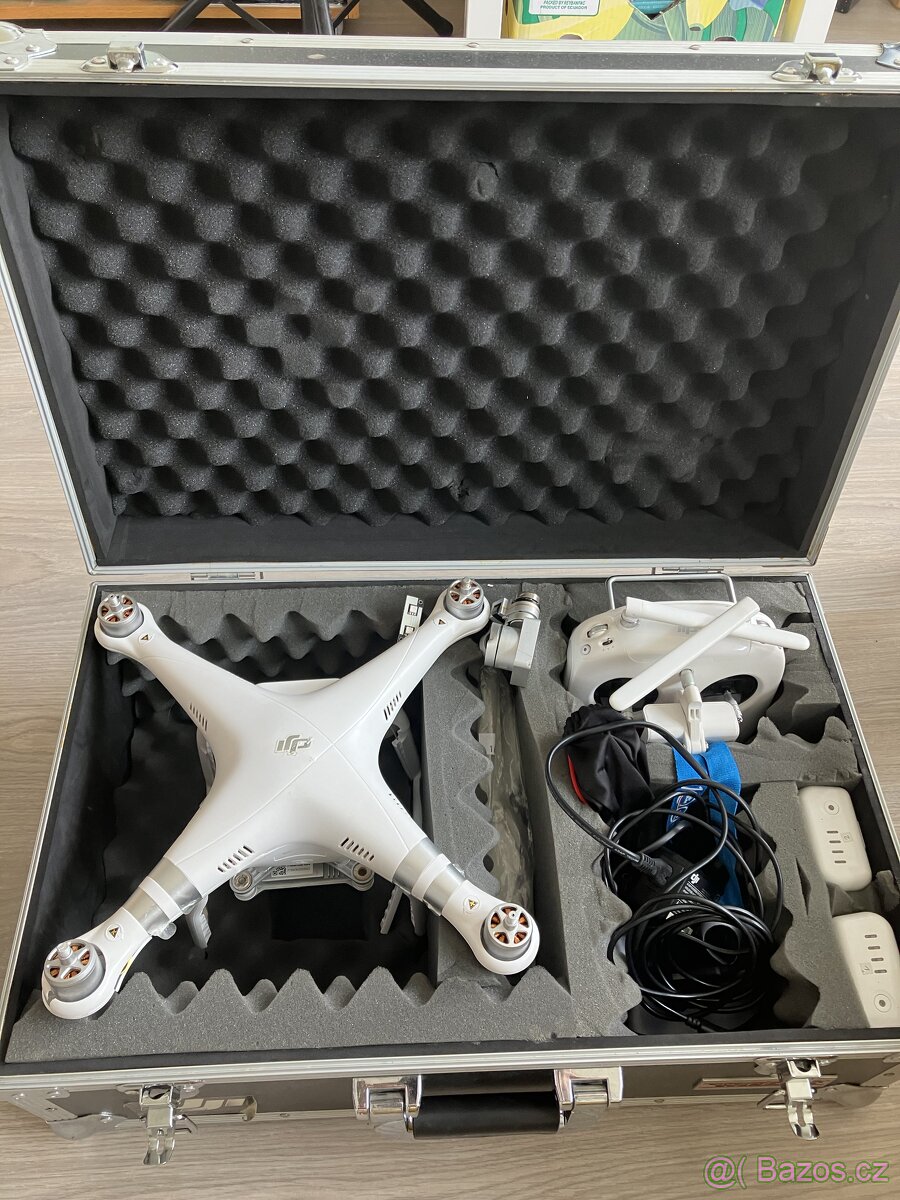 Havarovaný dron Phantom ADV na součástky