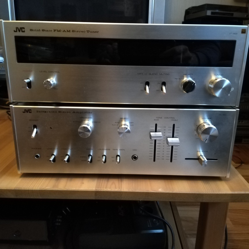 HIFI sestava JVC VN300 a JVC VT500 - prodám.