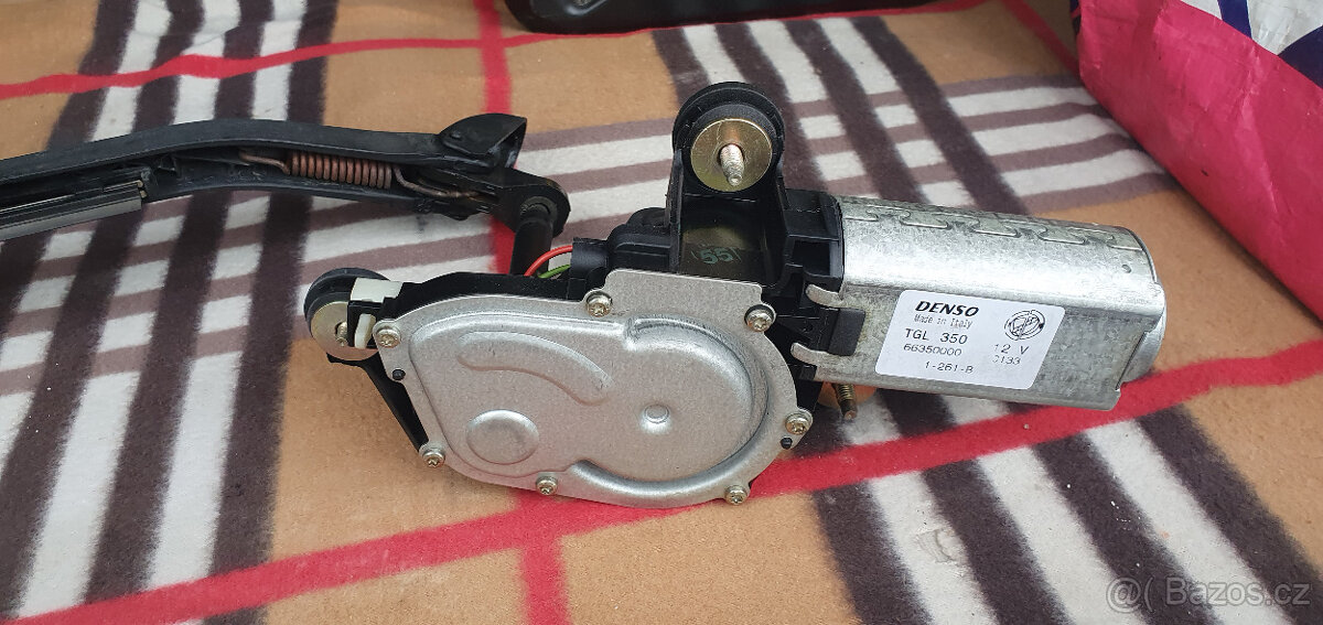 Motorek zadního stěrače Fiat Punto II (188)