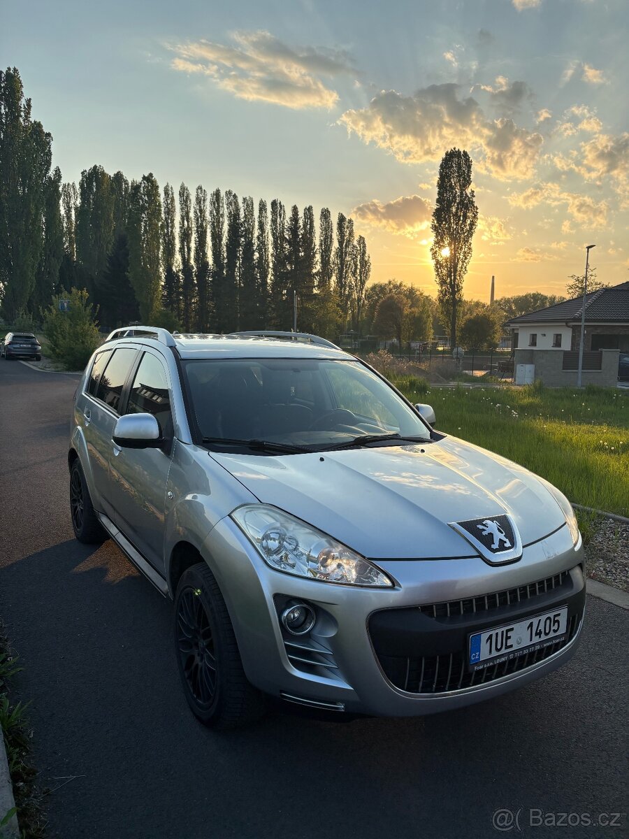 Peugeot 4007 najeto 210xxx km nová stk