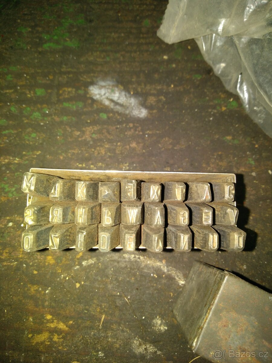 Raznice písmena 4 mm