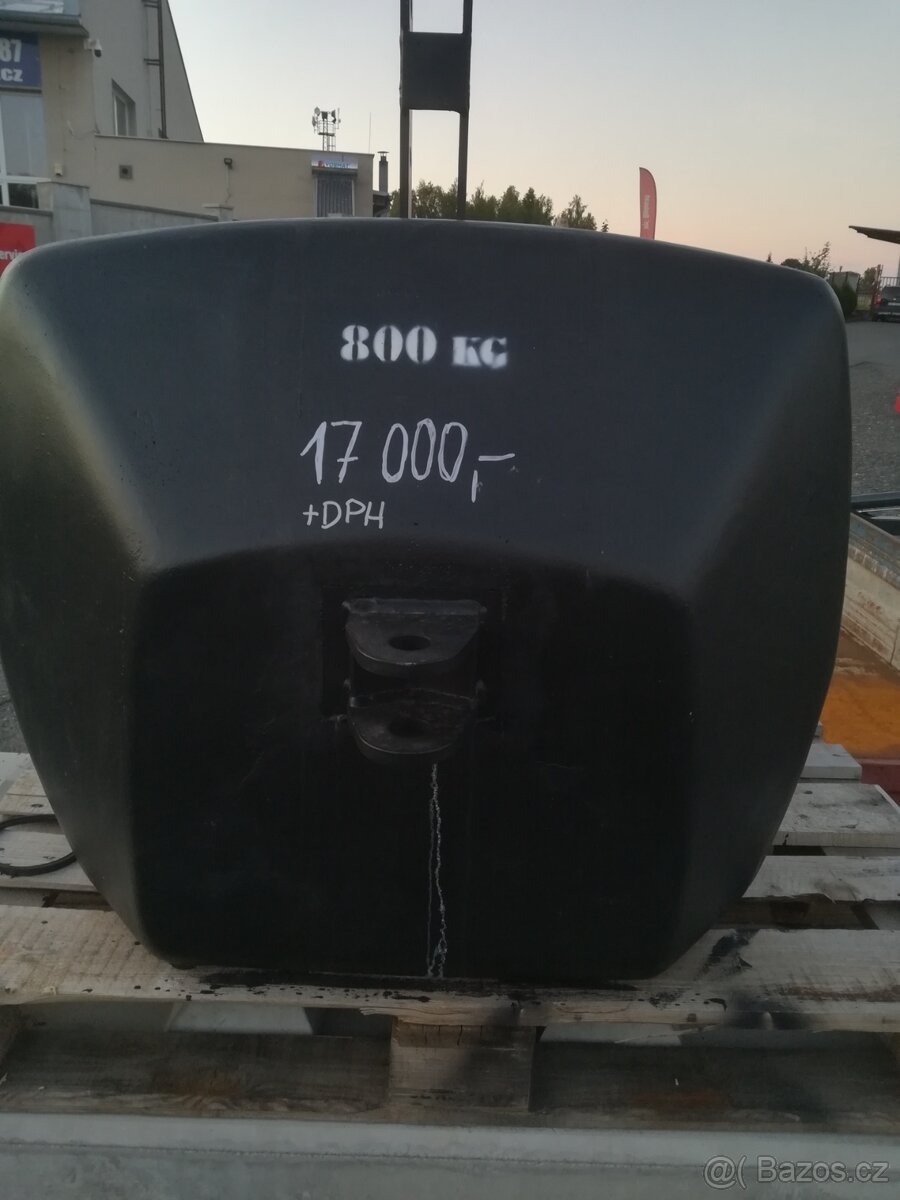 Přídavné závaží na traktor - 800kg