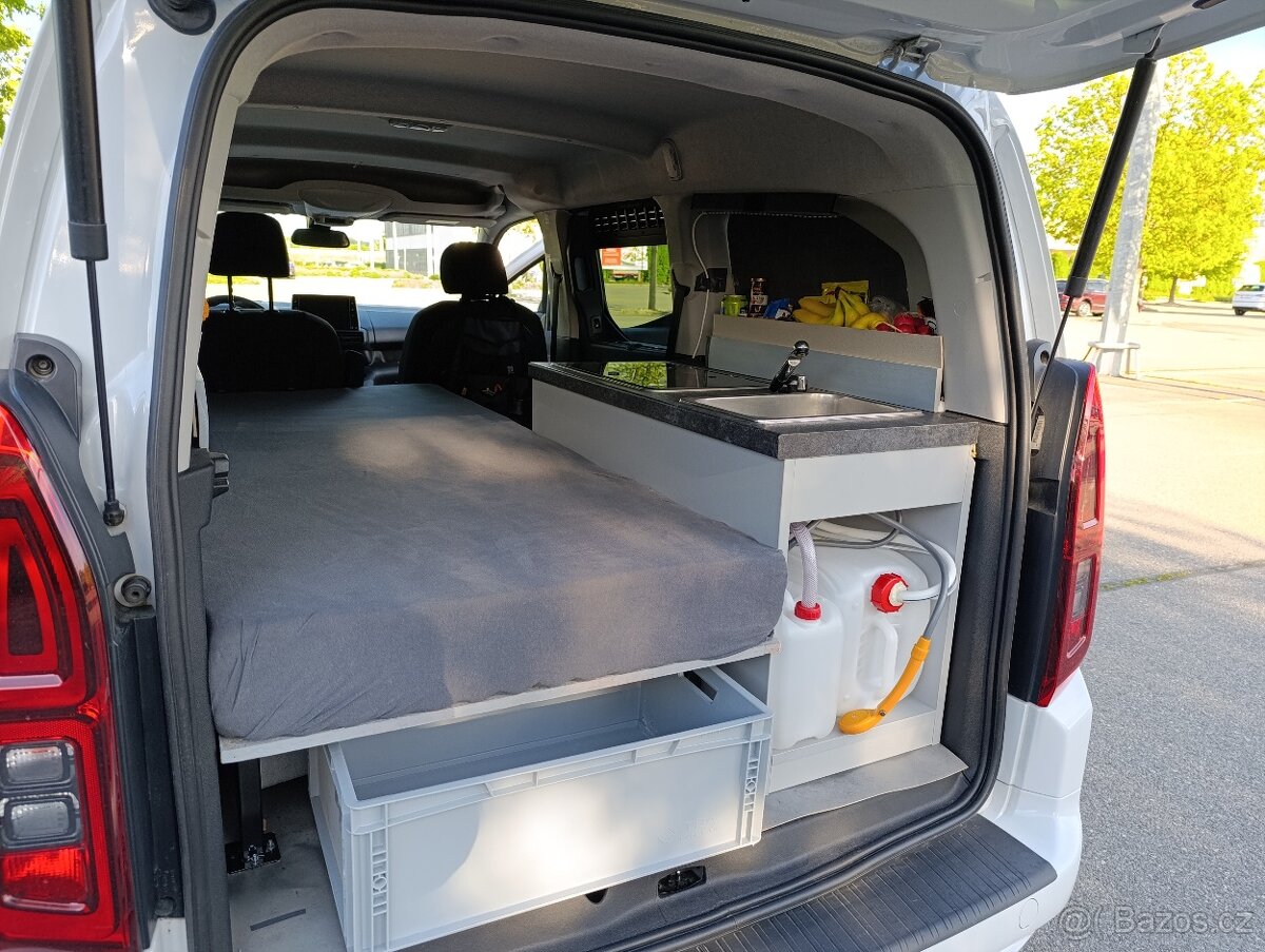 Toyota proace city long obytná verze