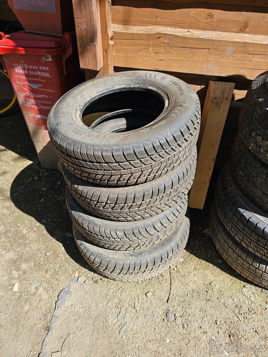 Zimní pneu 4ks 205/70 R14