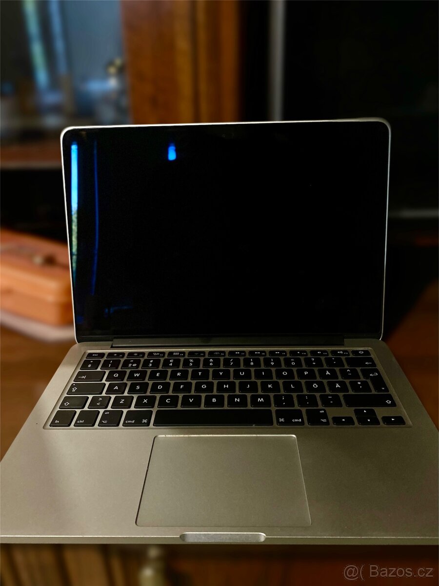 Macbook PRO RETINA 13.3 S NABIJEČKOU