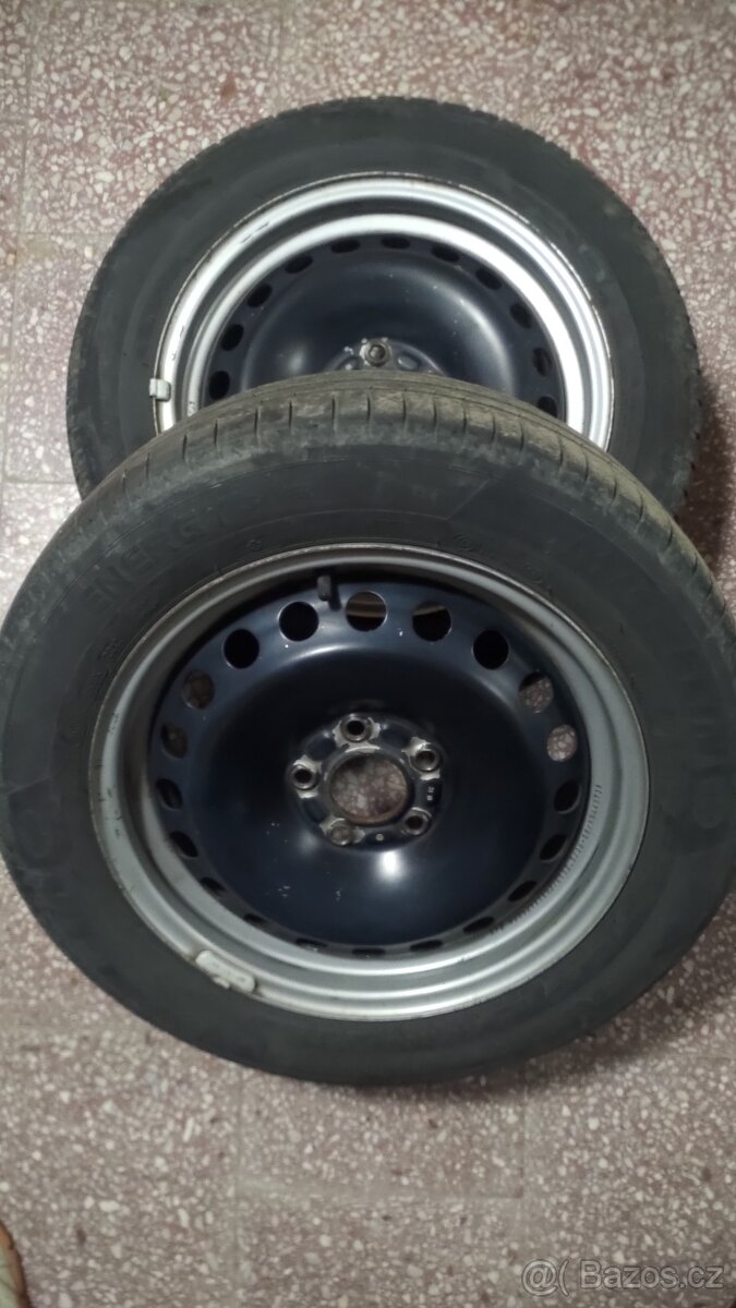 Prodám 2ks disky s letními pneumatikami 205/55 r16