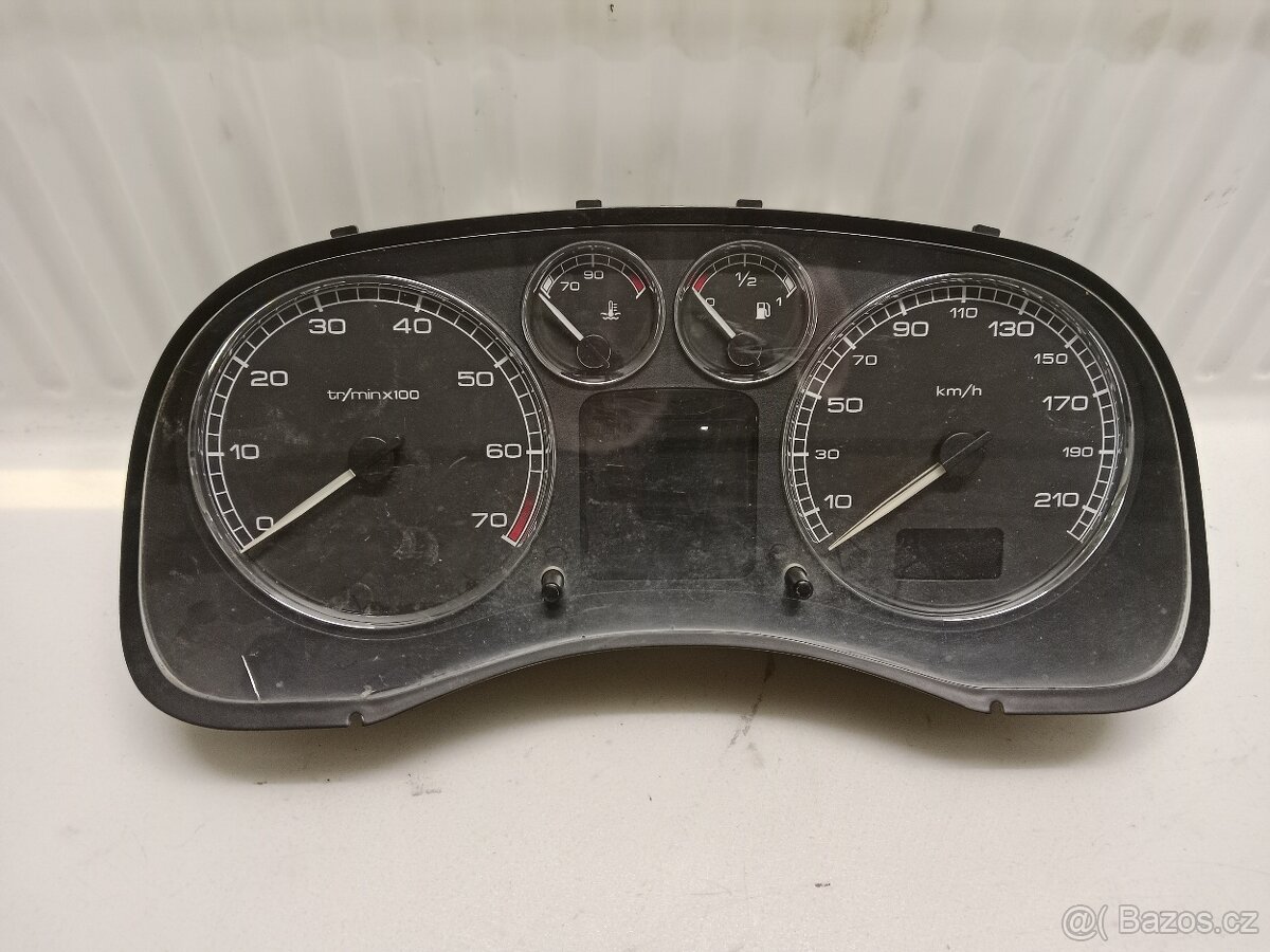 Budíky Peugeot 307 benzín 2003