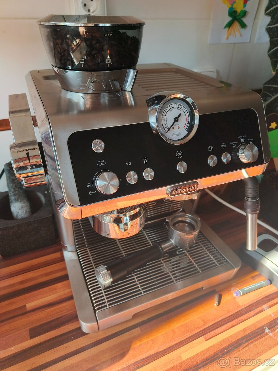 DeLonghi la specialista pakovy kavovar
