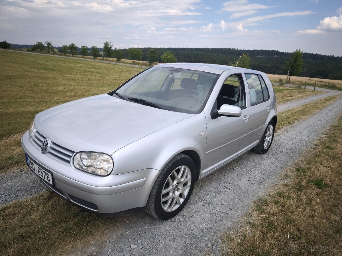 Volkswagen Golf IV 1.6mpi 77kw původ IT, první majitel.