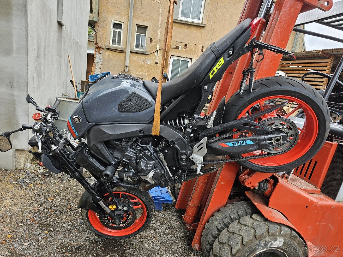 Mt09 890