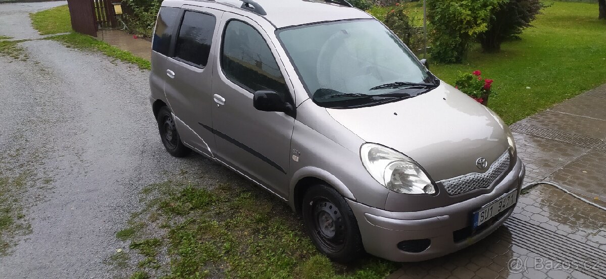 Sháním Yaris Verso