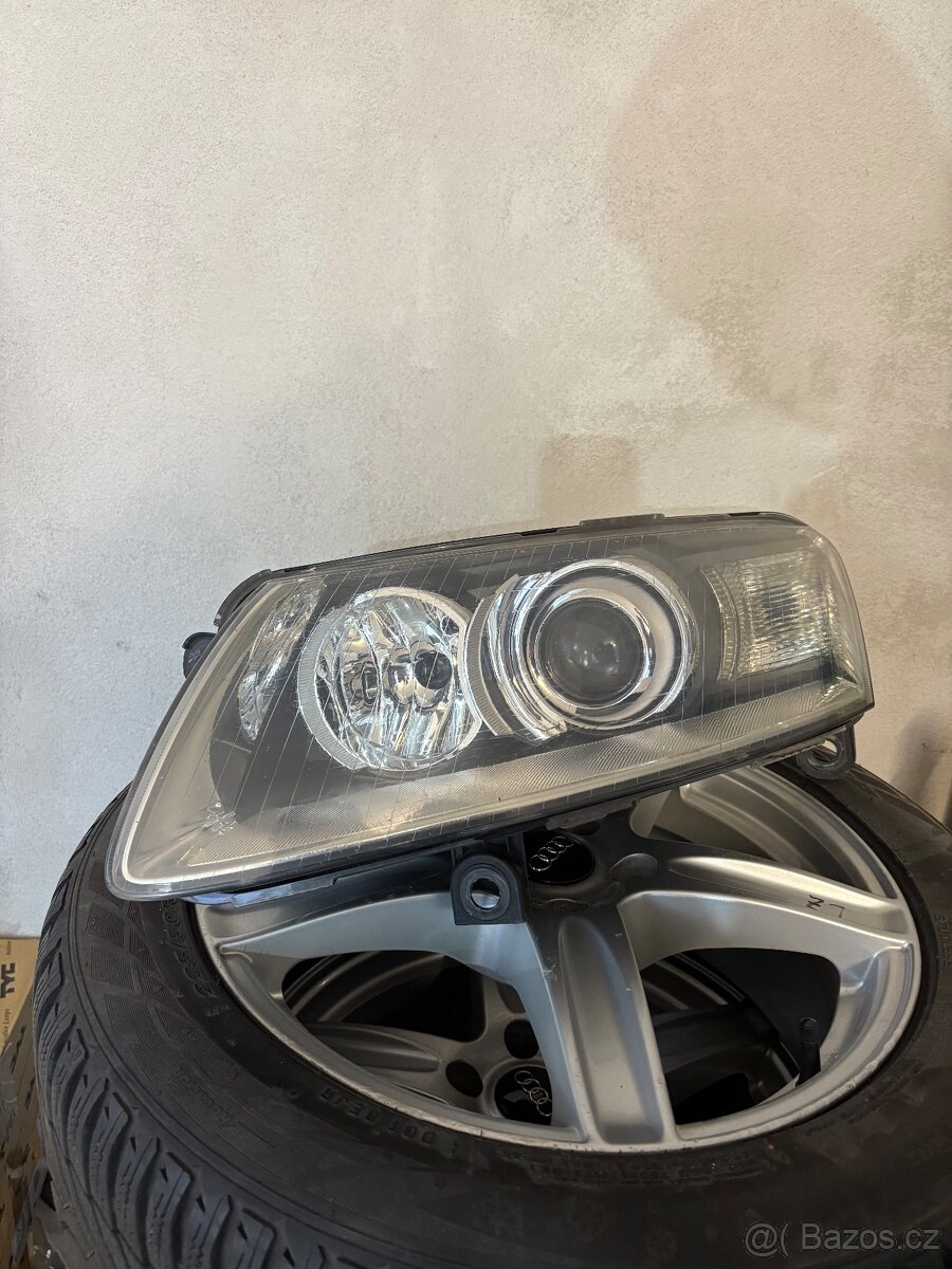 Na predaj originálne bi-xenon svetlometyAudiA6 C6 (2004–201