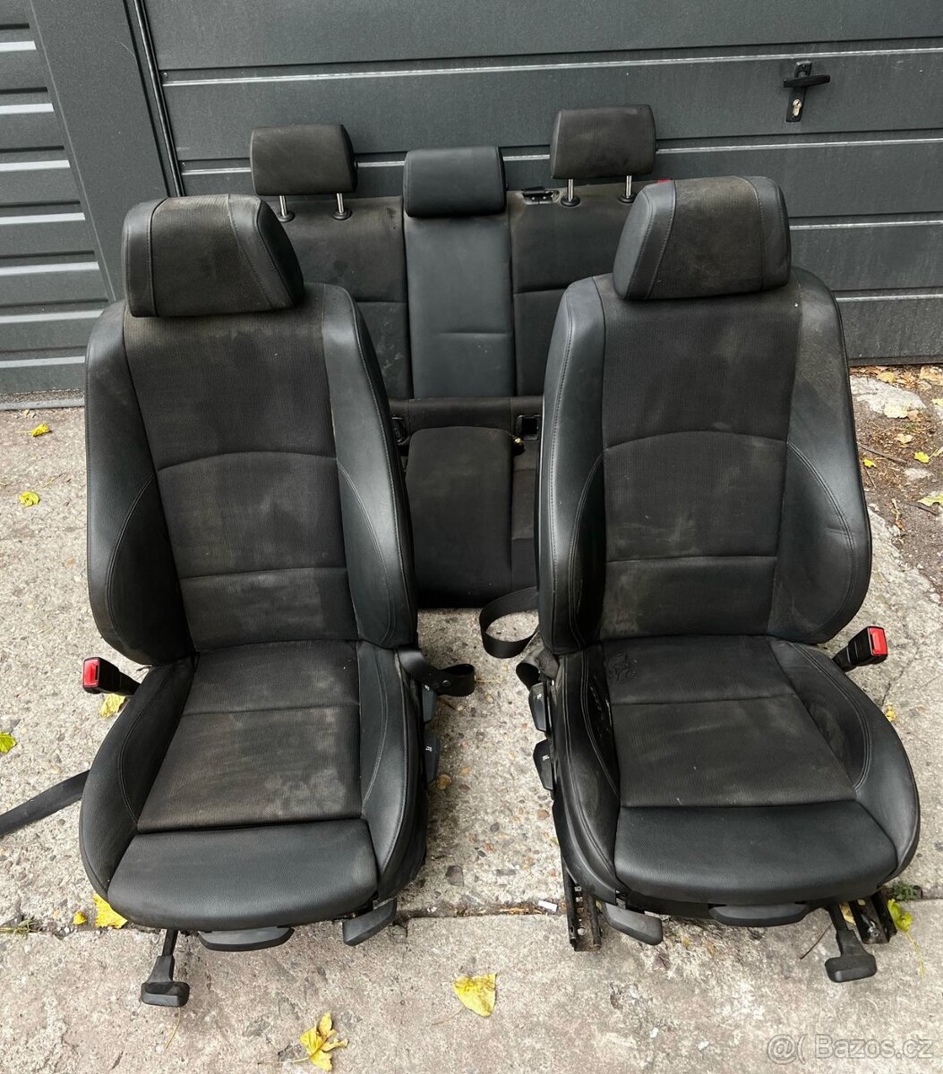 BMW E87 Sportsitze polokuze interiér M-Paket