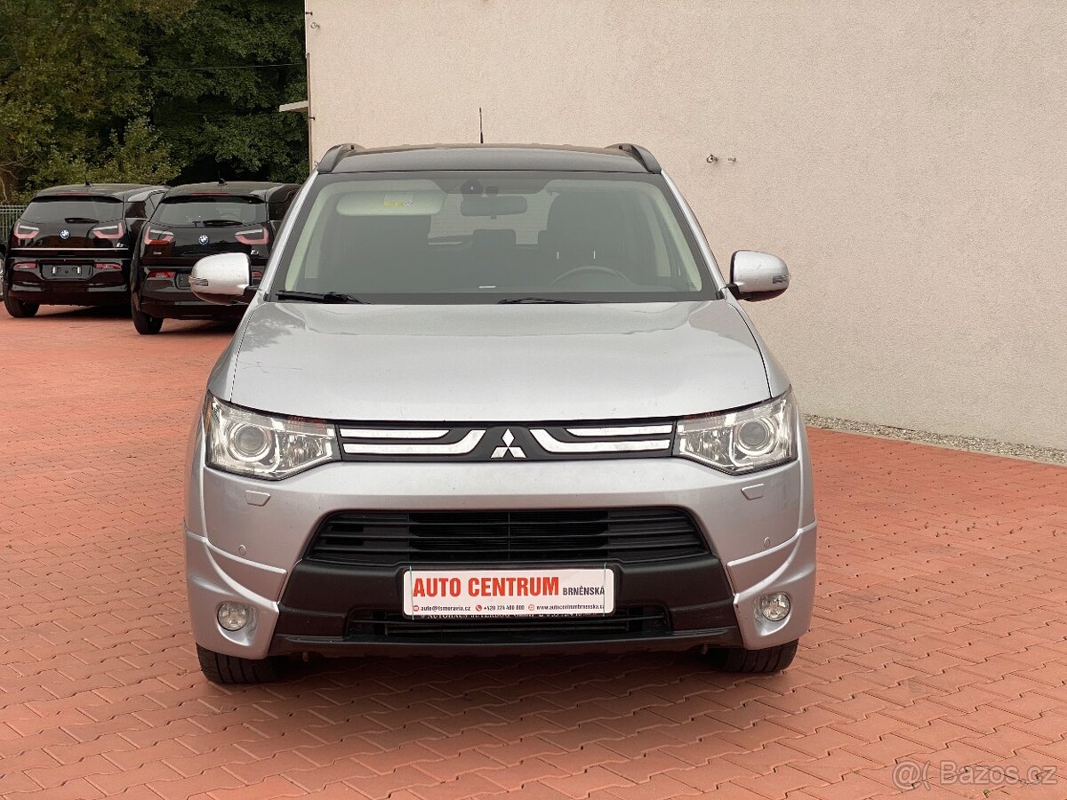 MITSUBISHI OUTLANDER  7 míst diesel manuál