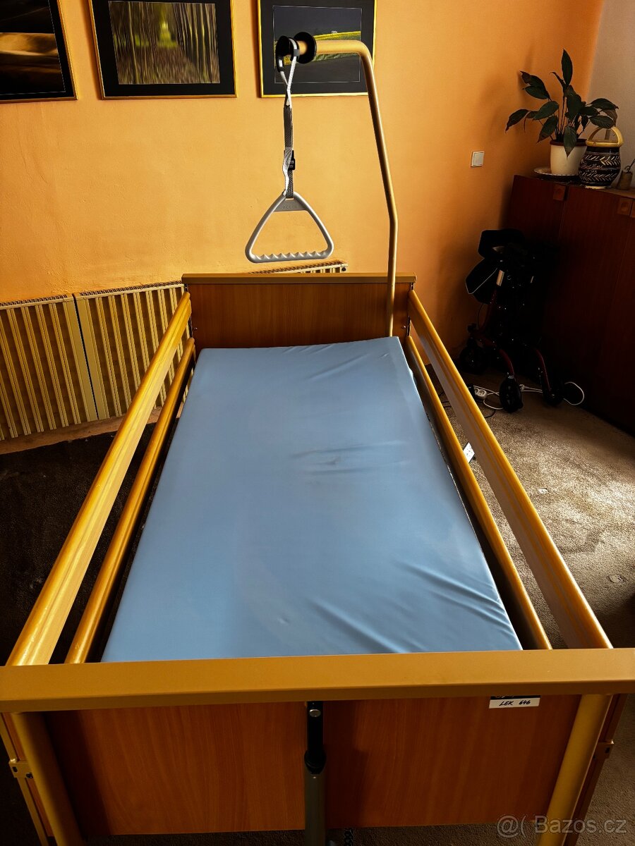 Polohovací postel