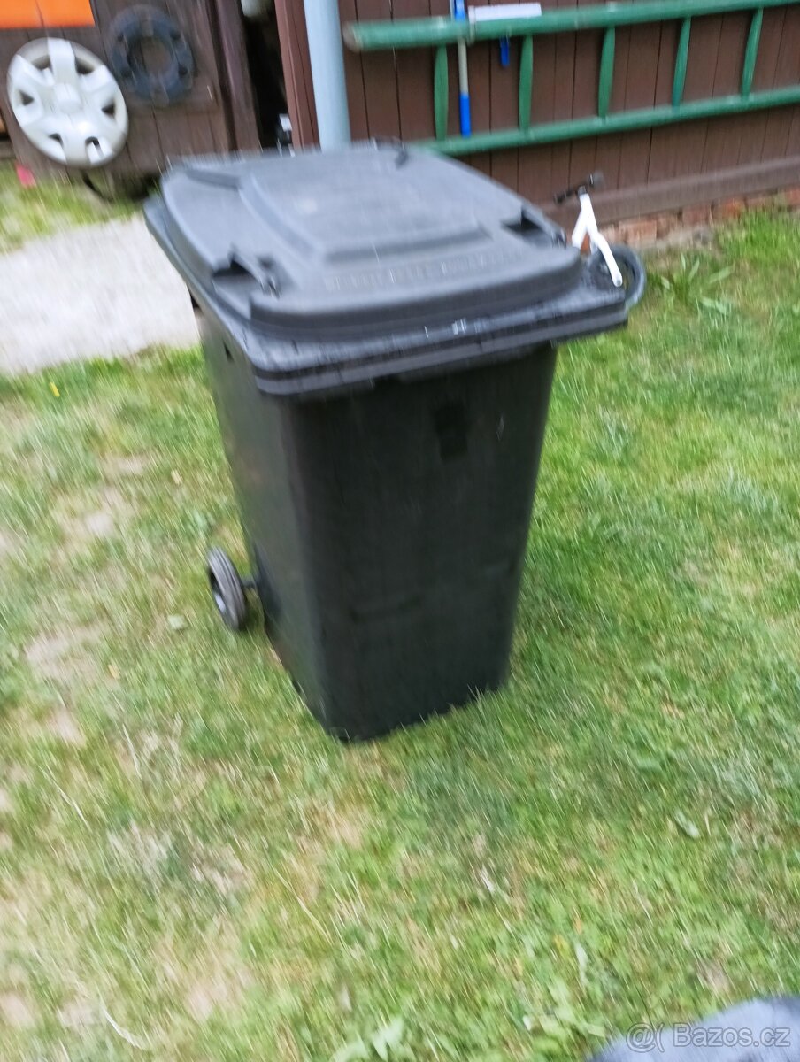 Plastová popelnice 240l