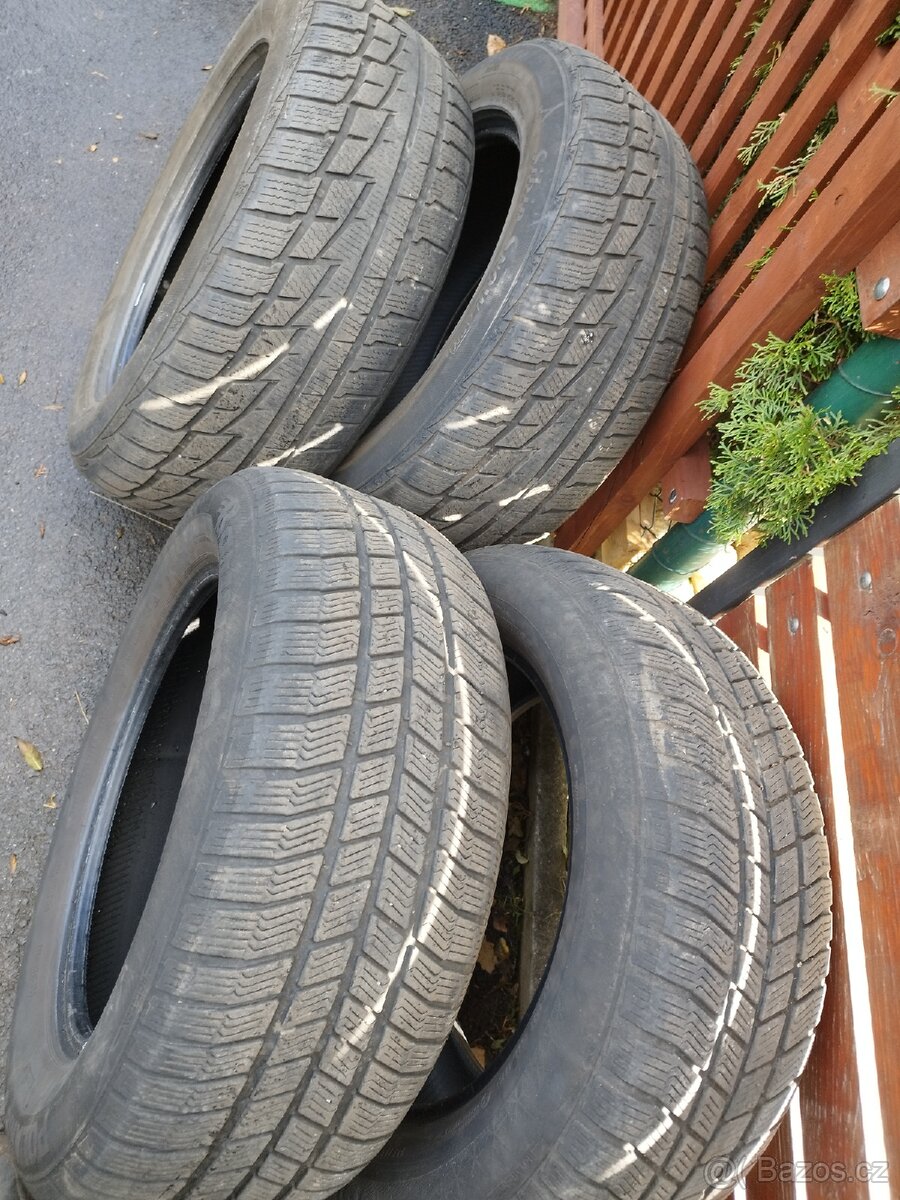 Zimní pneu 255/55/18