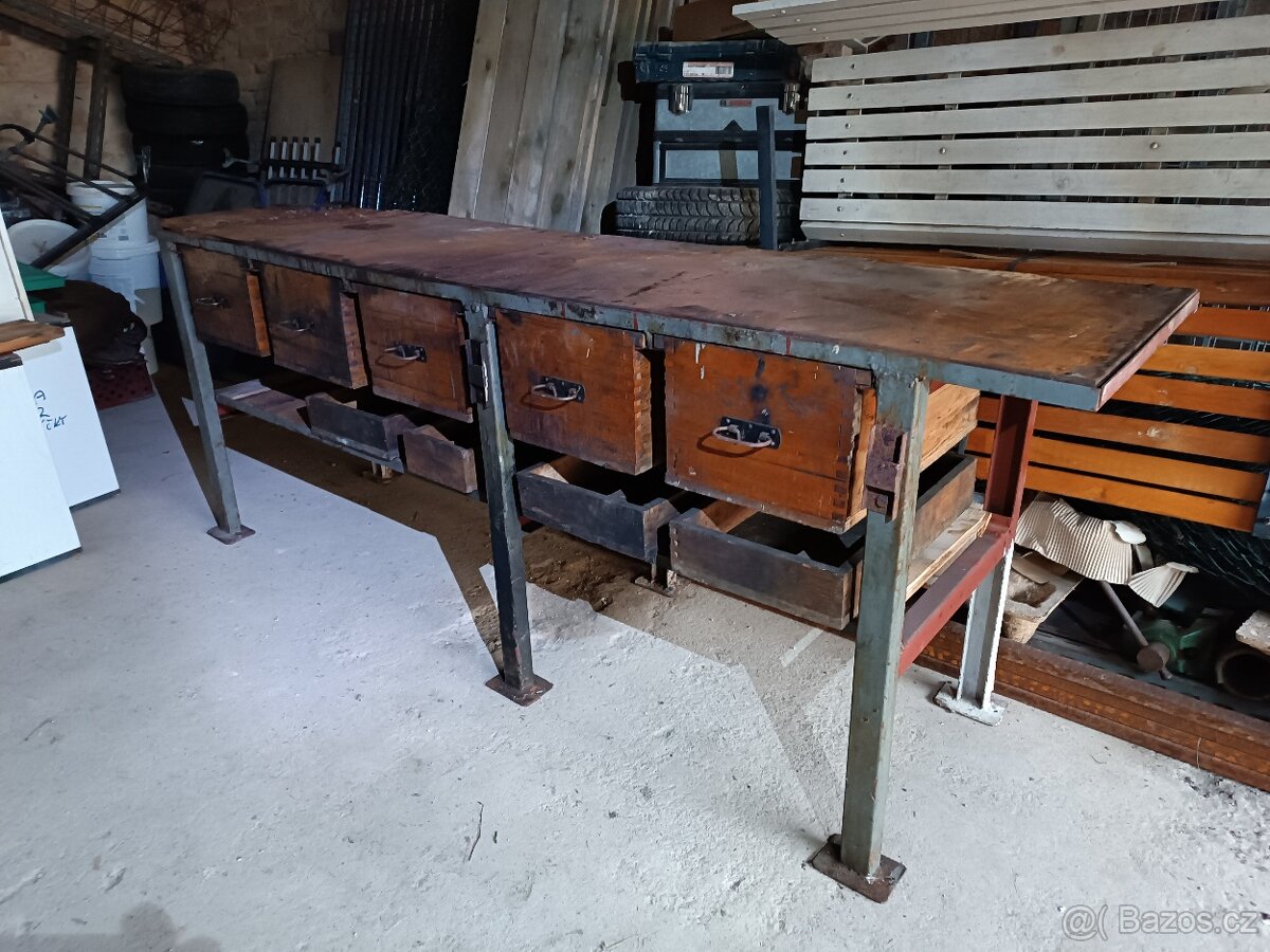 Prodám dílenský stůl, ponk. Masivní, bitelný