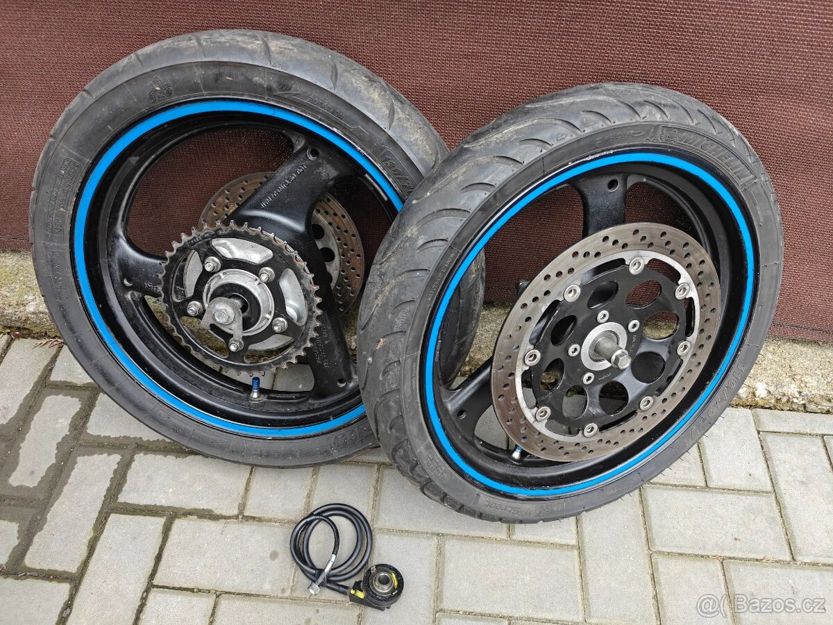 Suzuki GS 500 - přední tlumiče - kolo - centrální