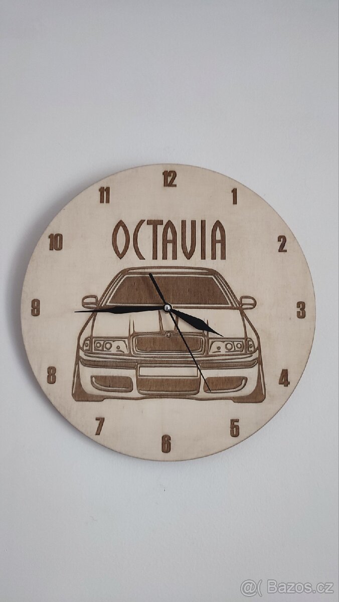 Nástěnné hodiny škoda Octavia