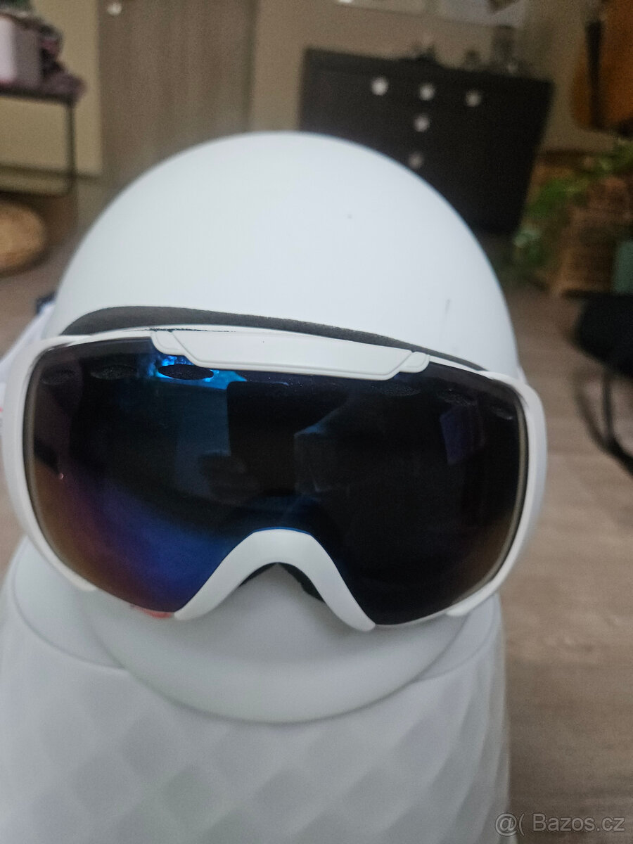 Dětské lyžařská helma + brýle.....velikost M