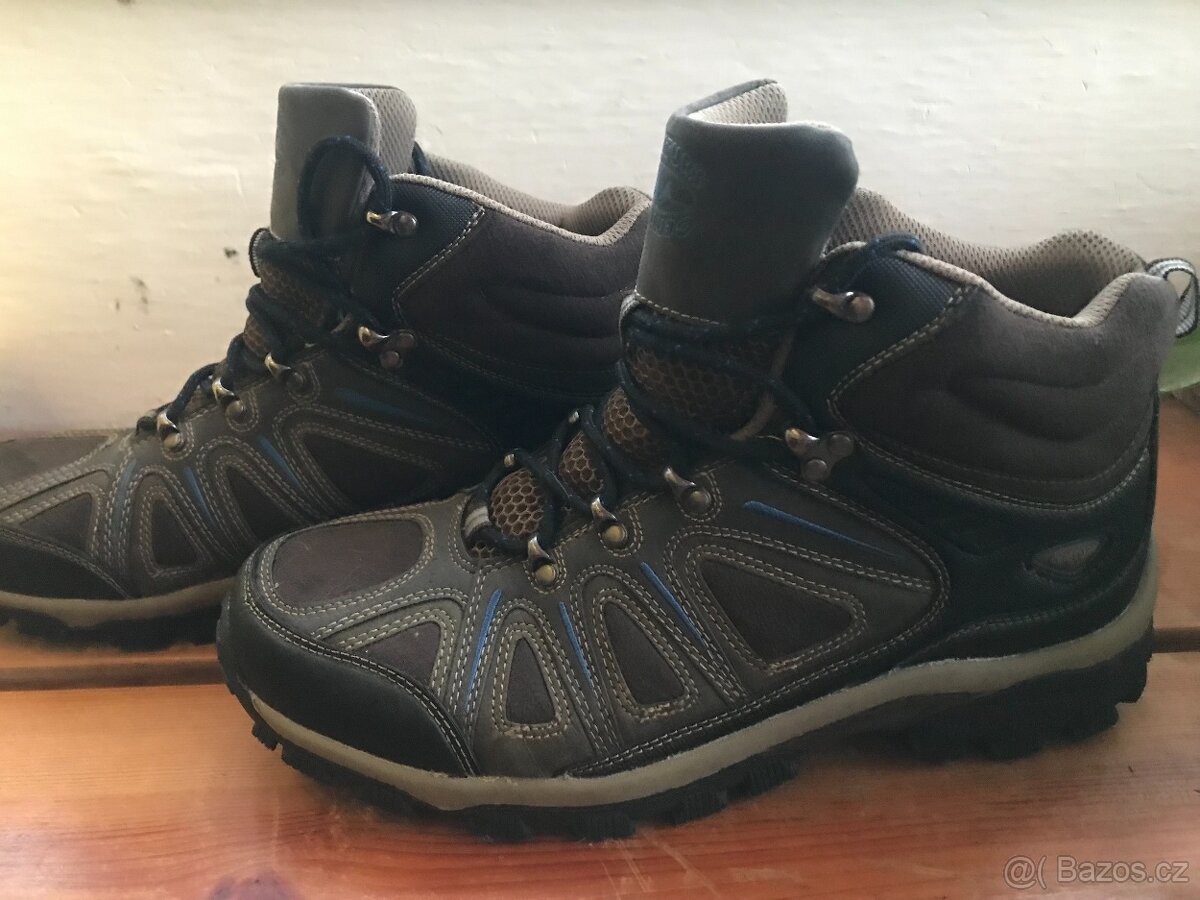 Trekové boty