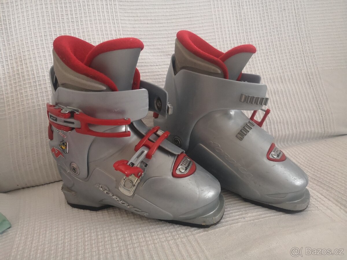 Lyžáky Nordica vel. 24