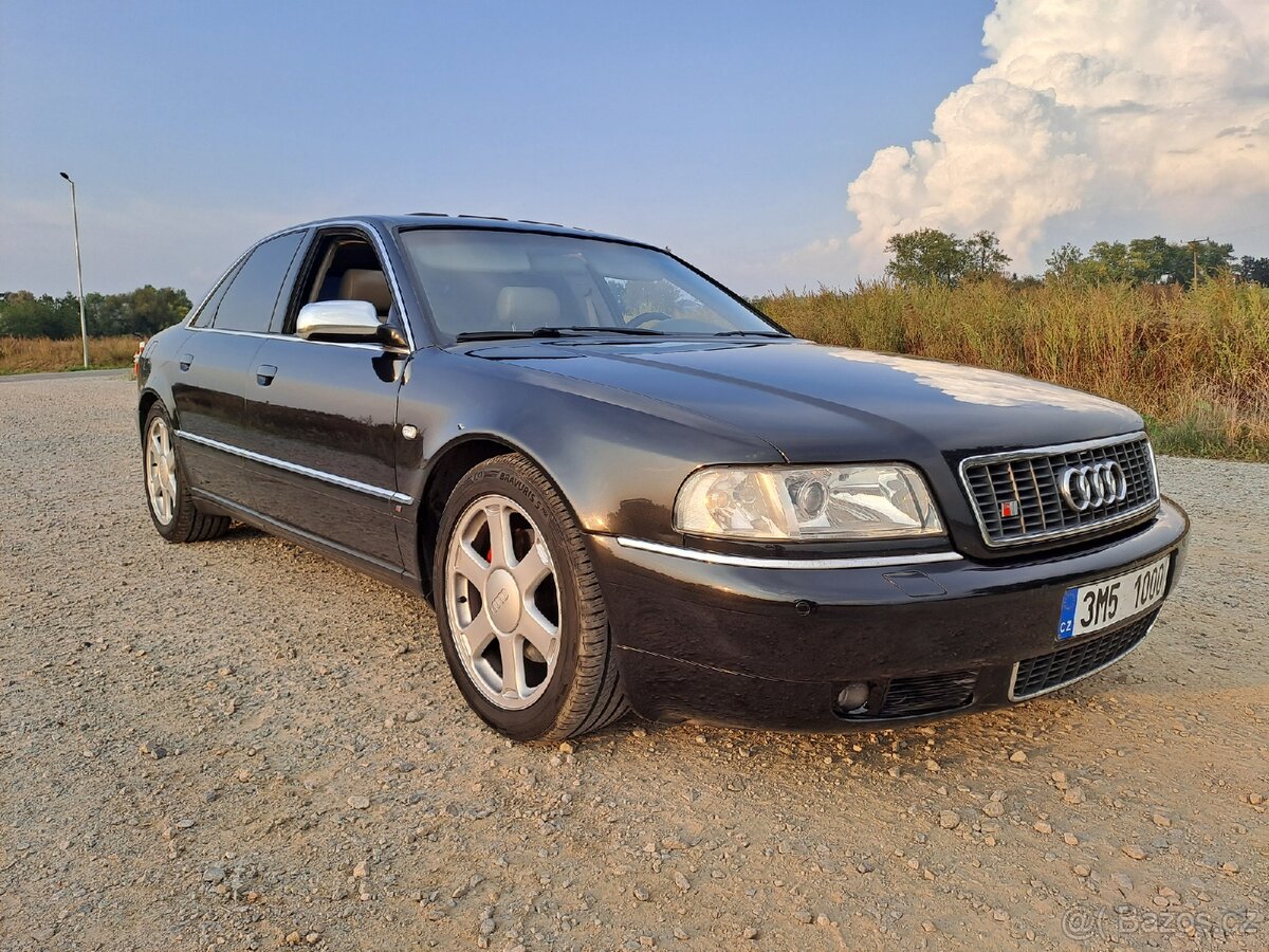 Audi S8 D2