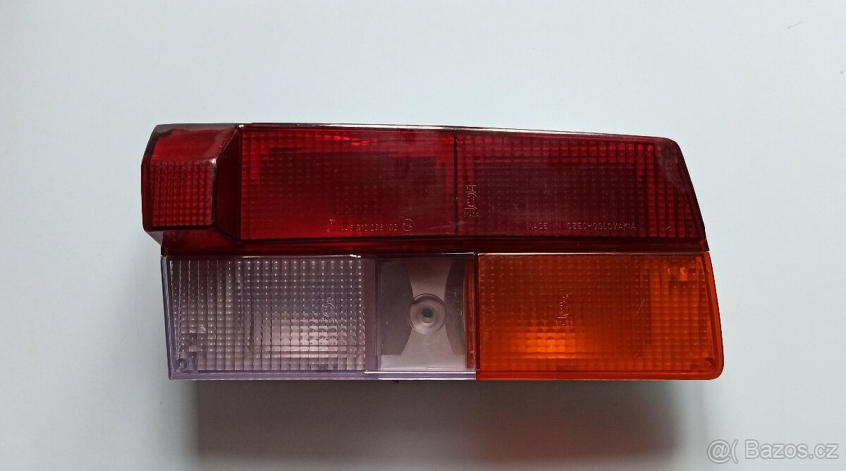 Škoda 120 - zadní pravé světlo MADE IN CZECHOSLOVAKIA