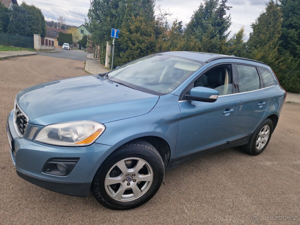 Volvo XC 90 D5 129 kw - tažné zařízení -