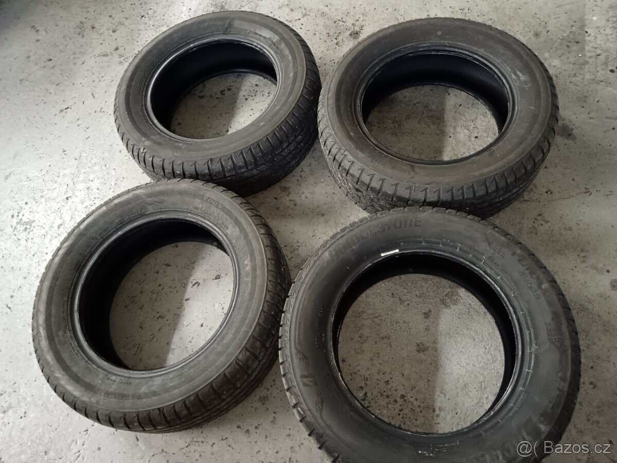 Letní pneu 215/60 R16