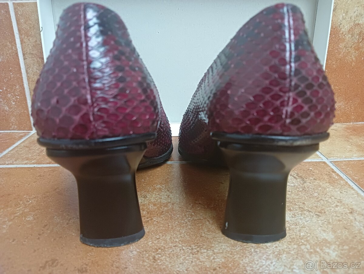 Elegantní kožené lodičky, hadí vzor