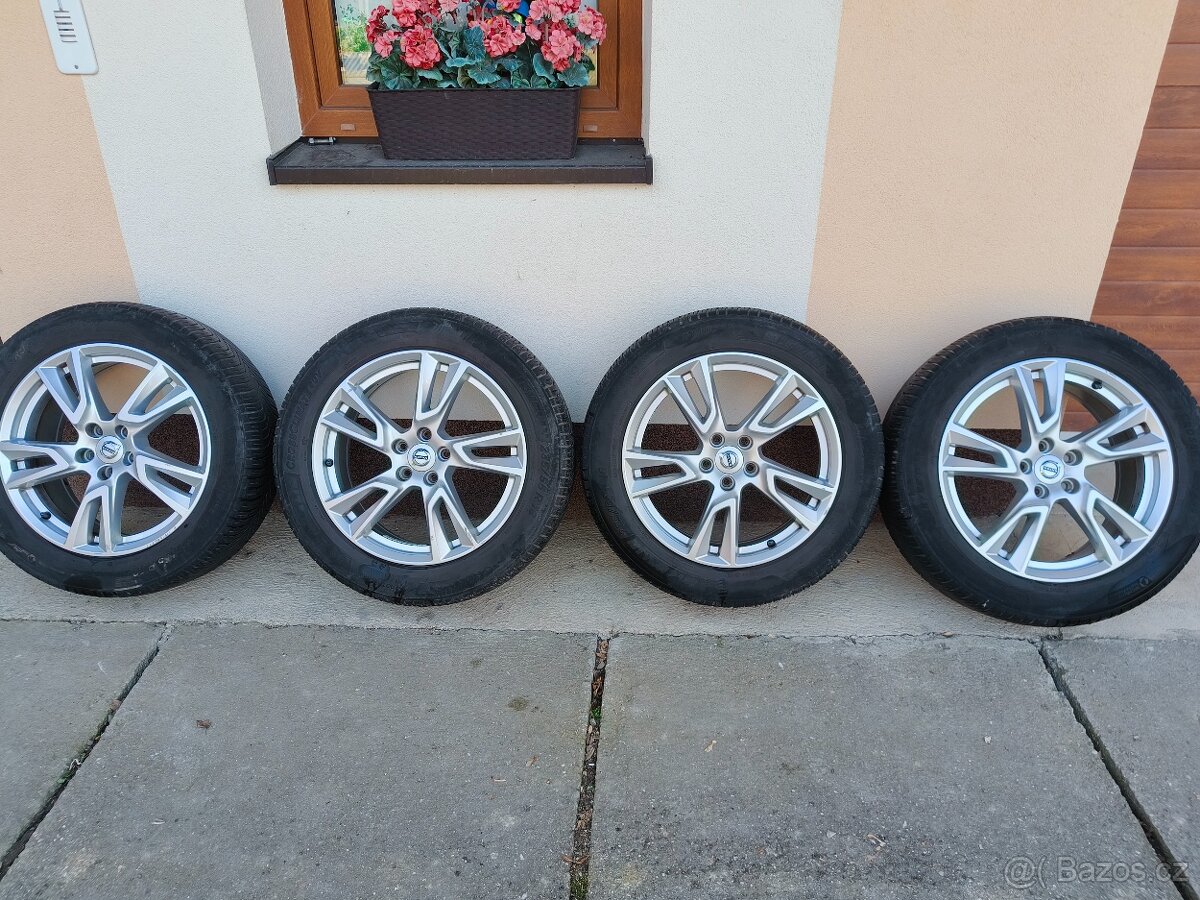 Sada kol Volvo Cross Country V90 235/55 R18