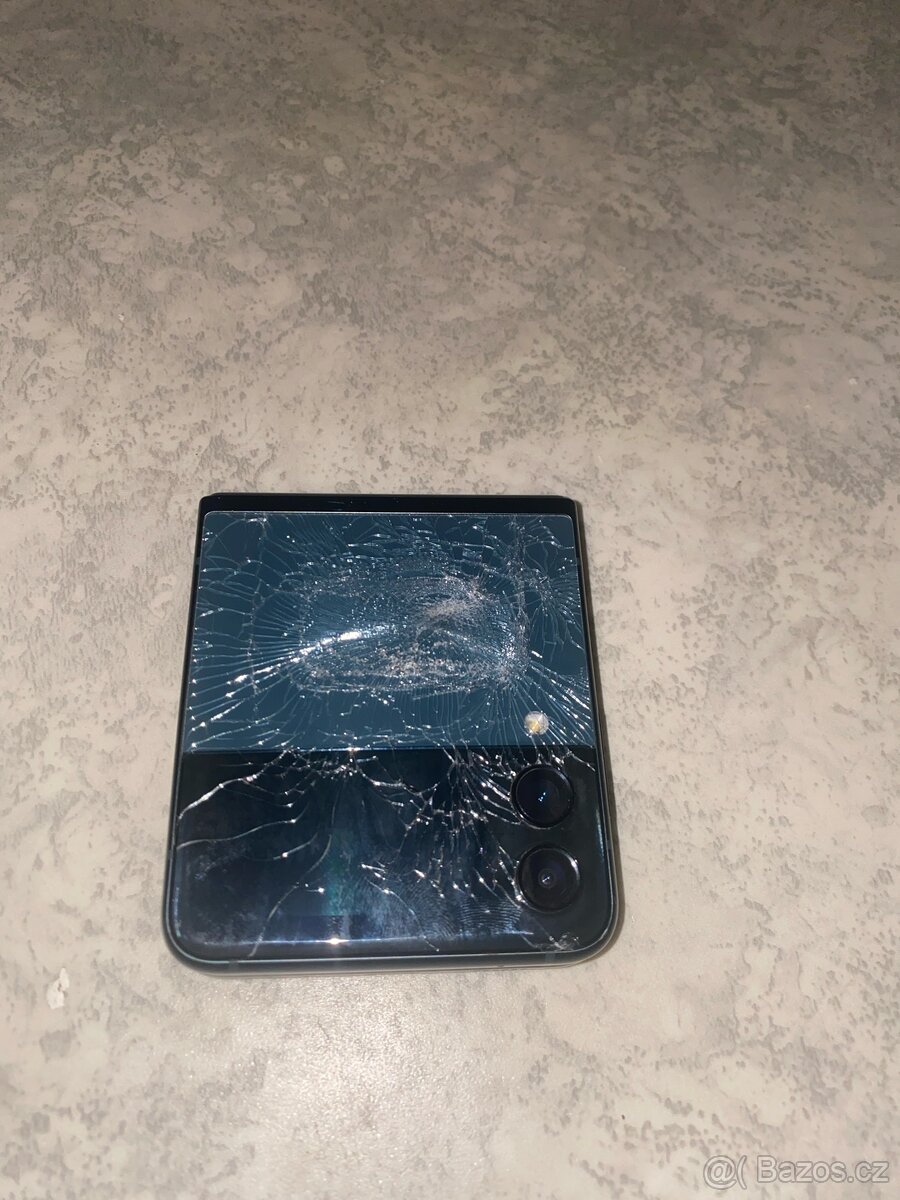 Prodám Samsung Galaxy Z Flip 4