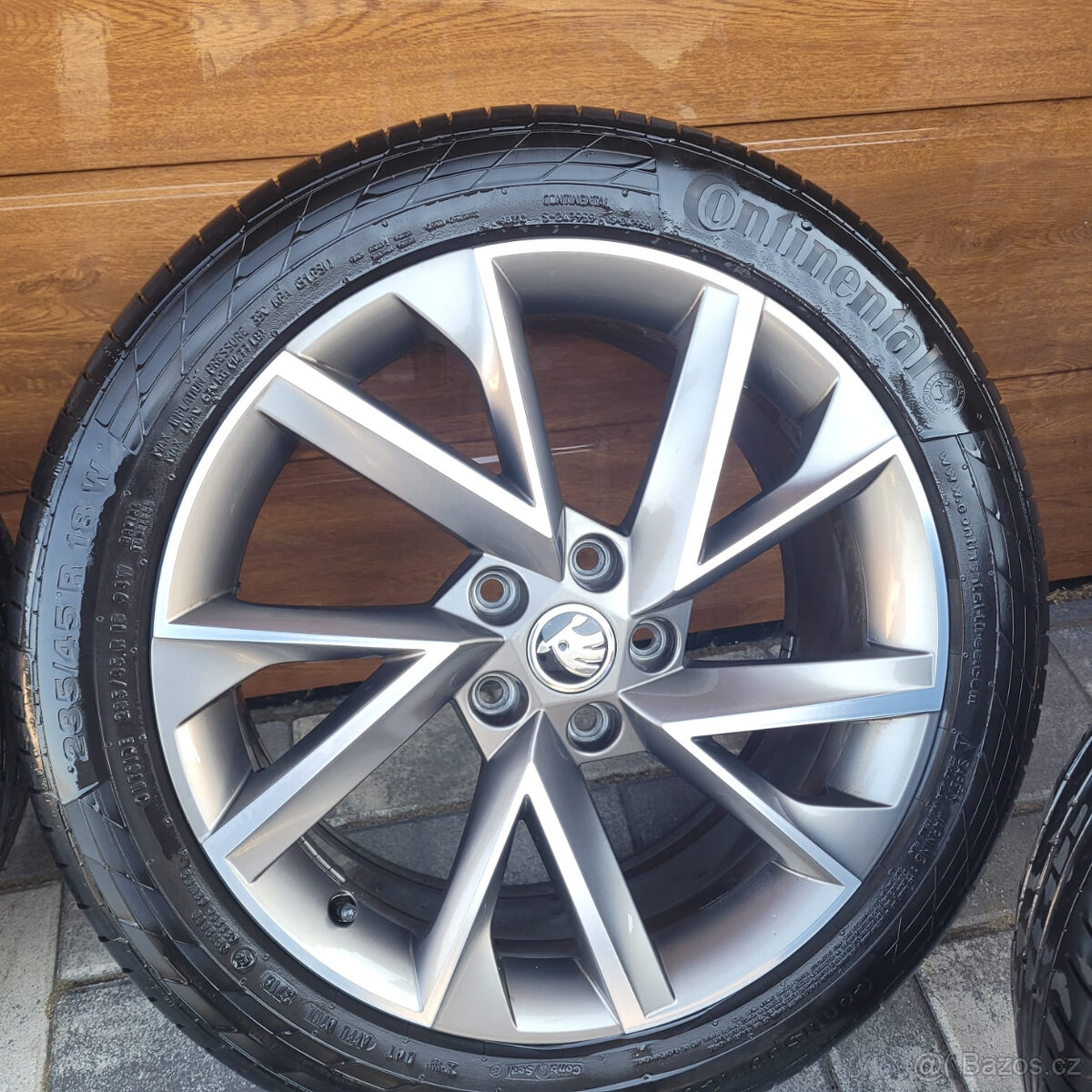 Alu kola Vega Škoda Superb 3 (245/45 R 18)