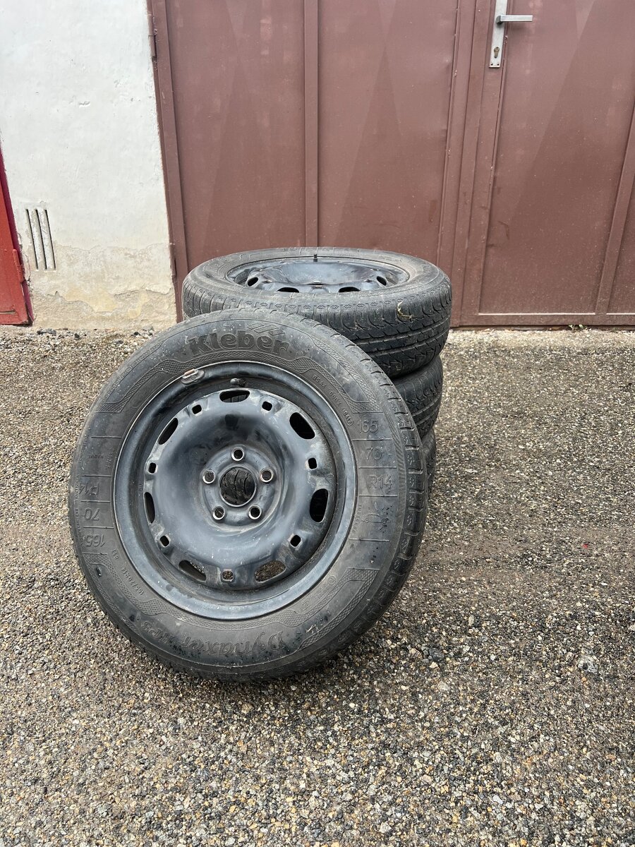 Letní pneu 165/70 R14 Kleber + plechové disky 5J14