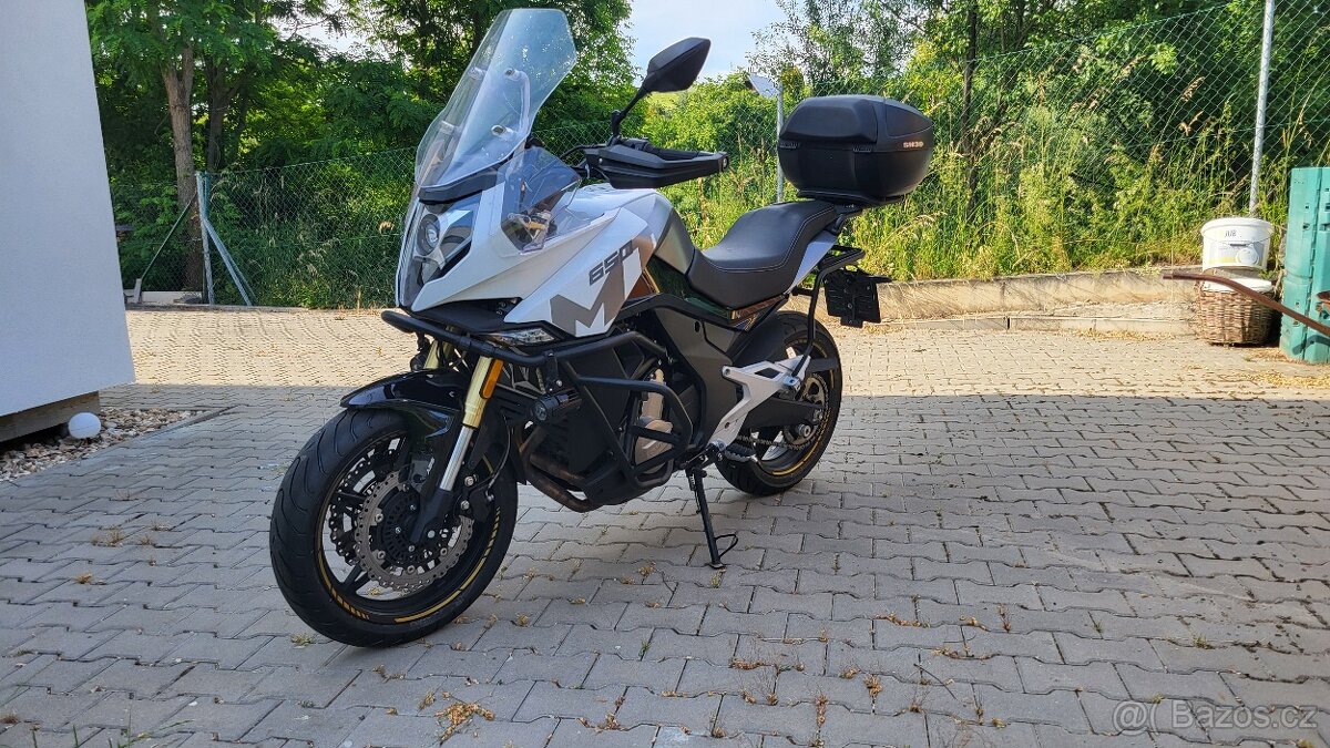 CF MOTO MT650 PREIMUM