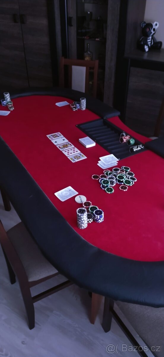Pokerový stůl