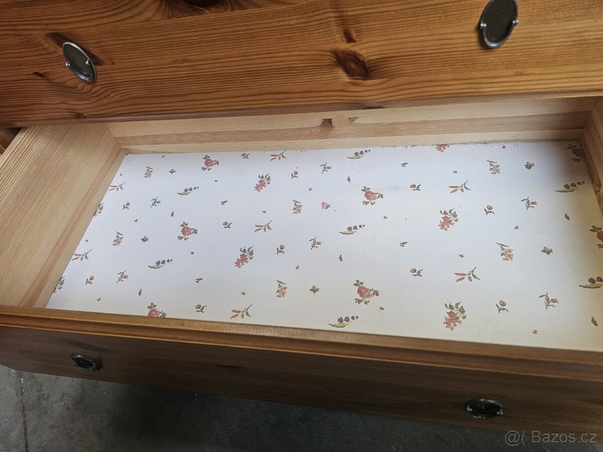 KOMODA IKEA LEKSVIK