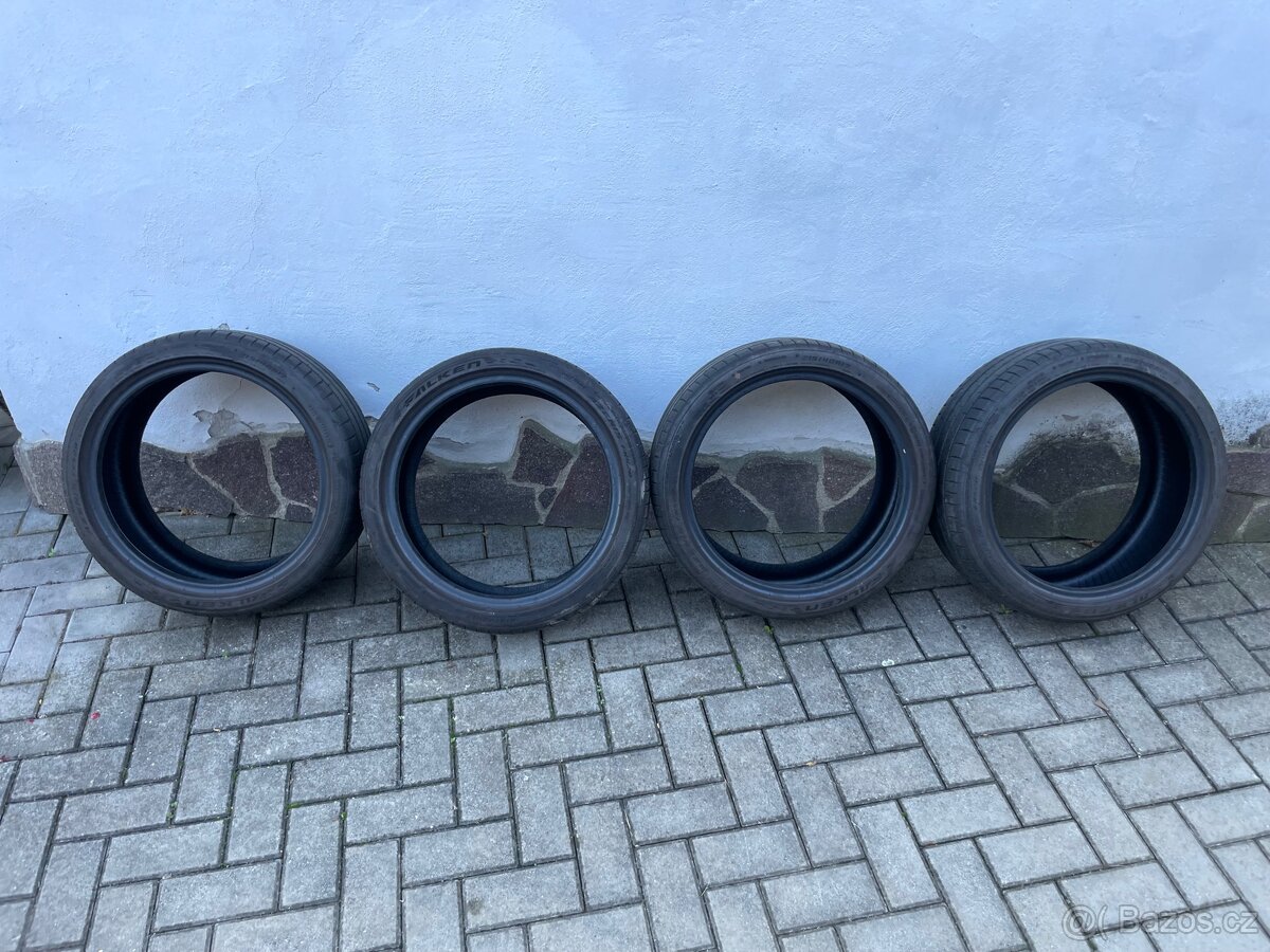 Letní pneu Falken 215/40 R17