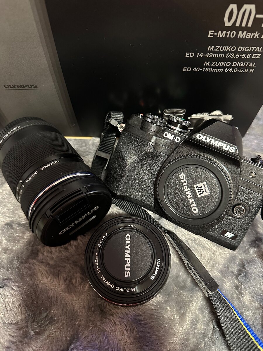 Olympus OM-D E-M10 Mark IV - komplet
