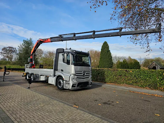 Mercedes-Benz Actros 2645 6x4 - valník s hydraulickou rukou