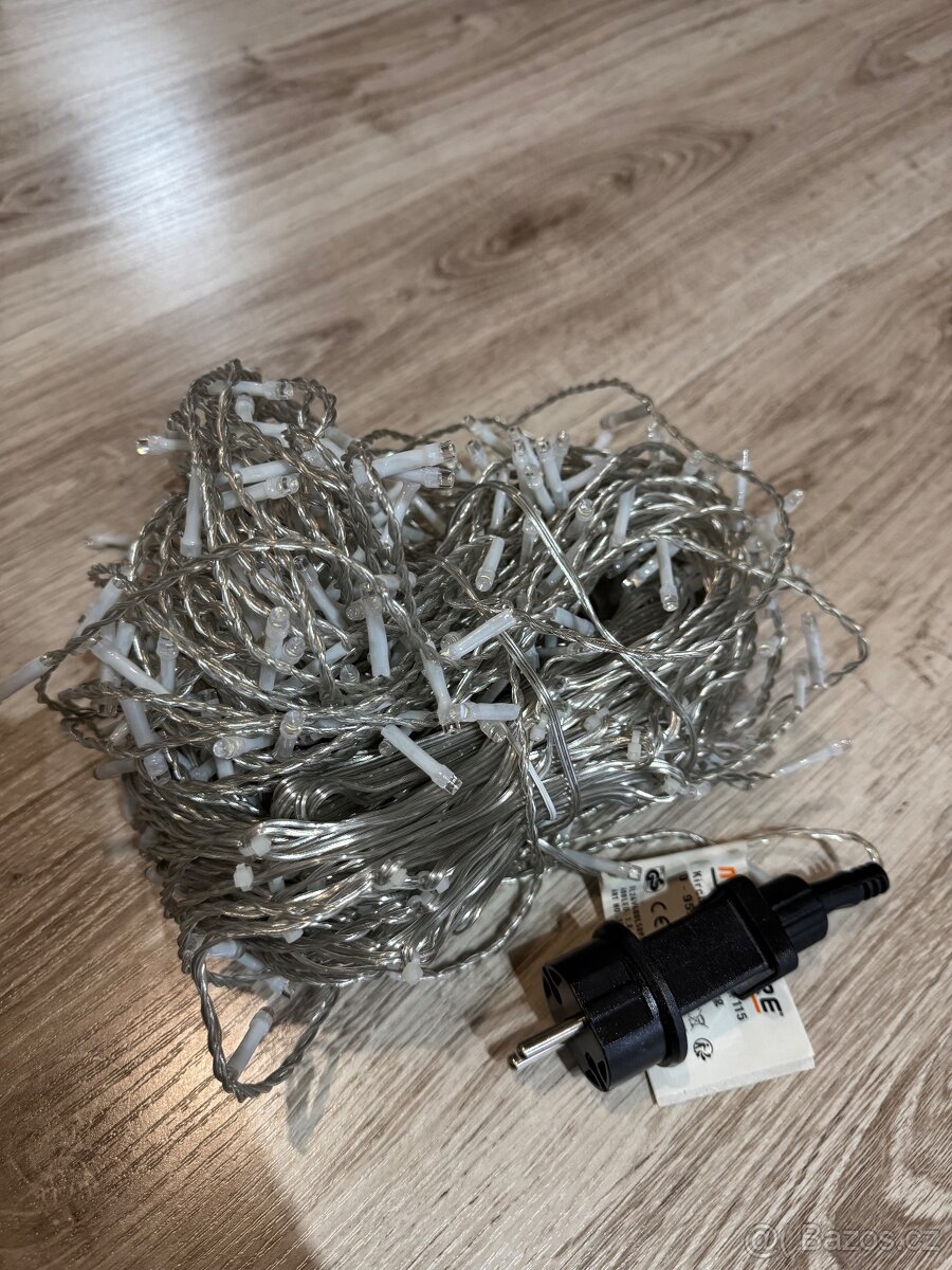 Světelný déšť studeně bíly 10 m 400 LED