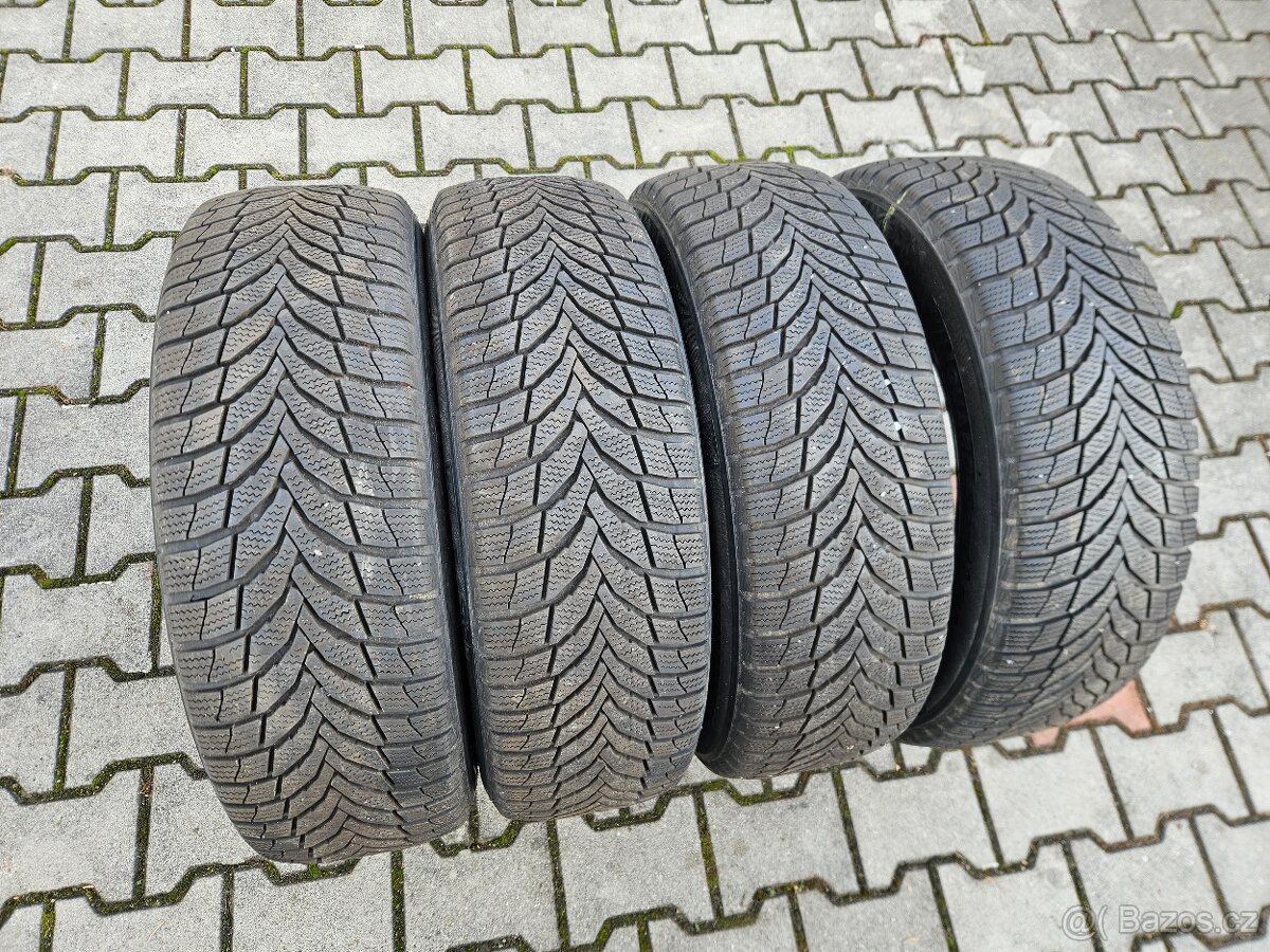 Zimní Nexen 215/65/16 - 90%