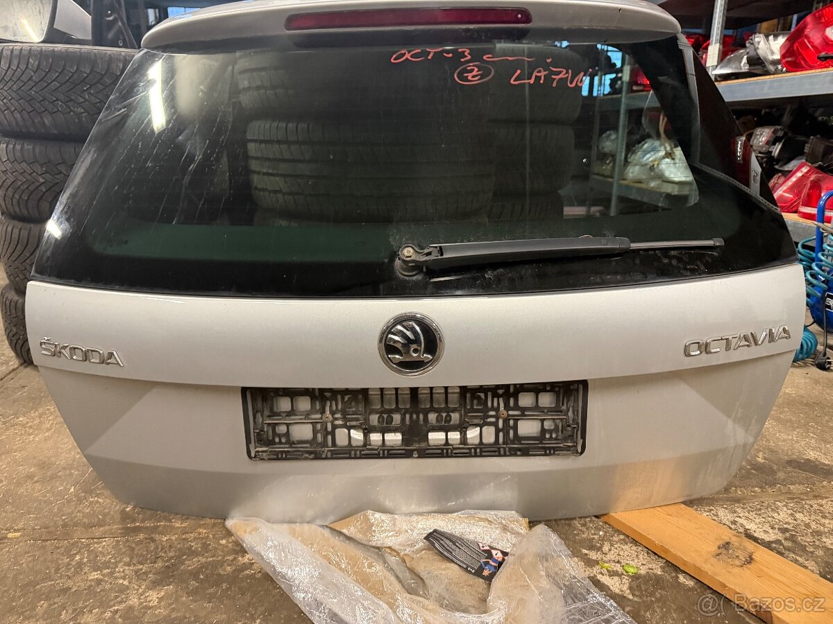 Páté dveře Škoda Octavia III combi Stříbrná LA7W