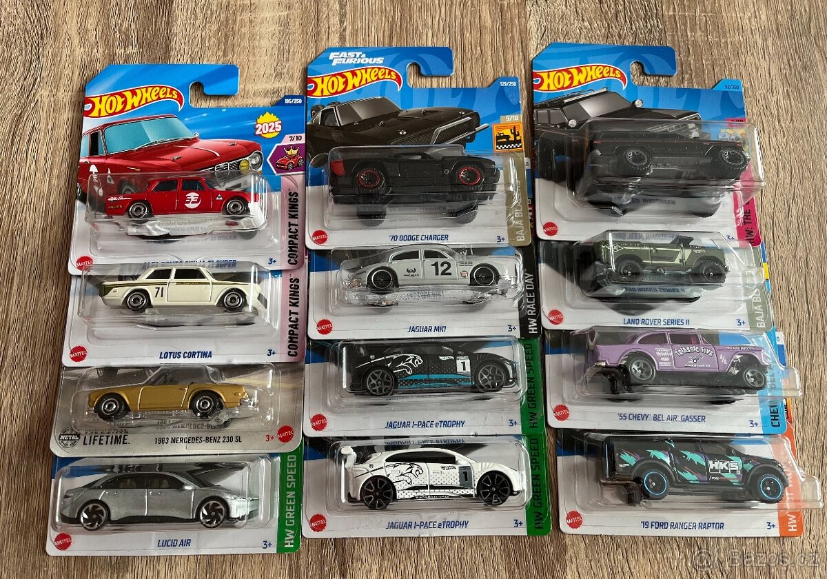 Hot wheels MIX mainy
